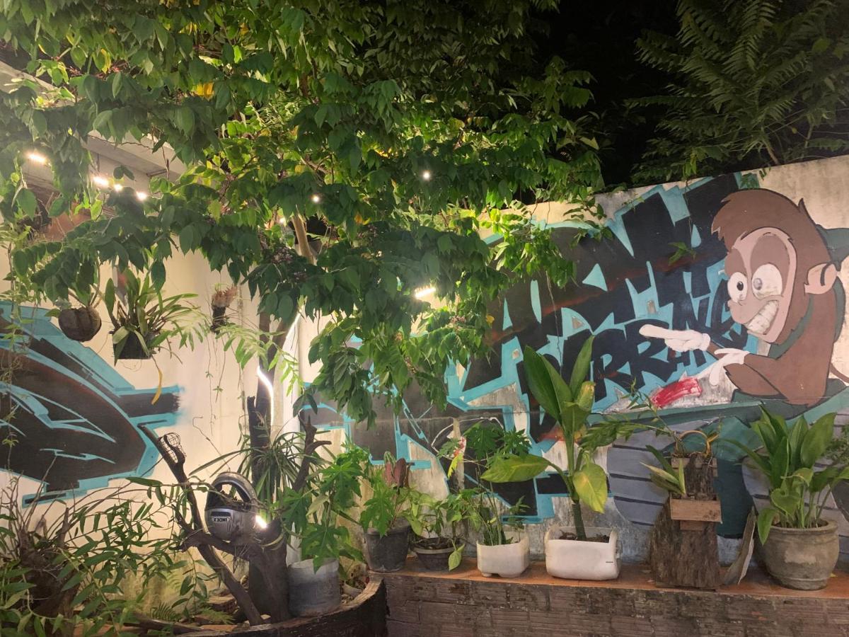 Vang Vieng Lily Backpackers Hostel ภายนอก รูปภาพ