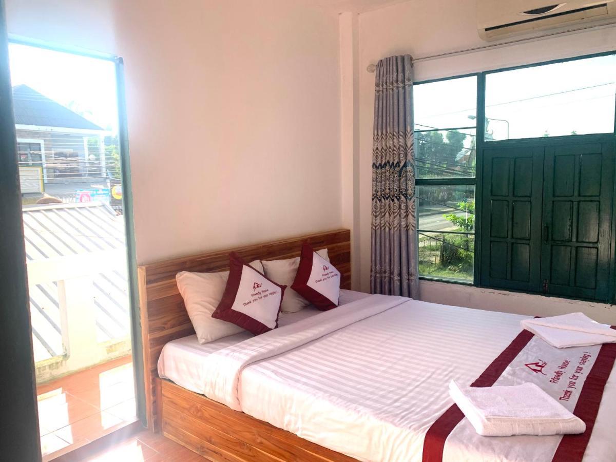Vang Vieng Lily Backpackers Hostel ภายนอก รูปภาพ