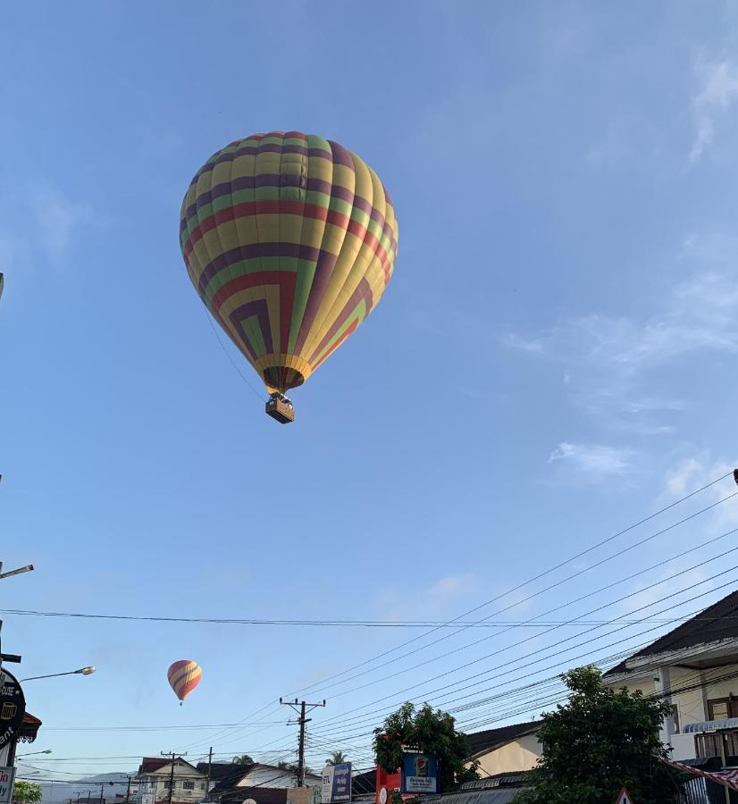 Vang Vieng Lily Backpackers Hostel ภายนอก รูปภาพ