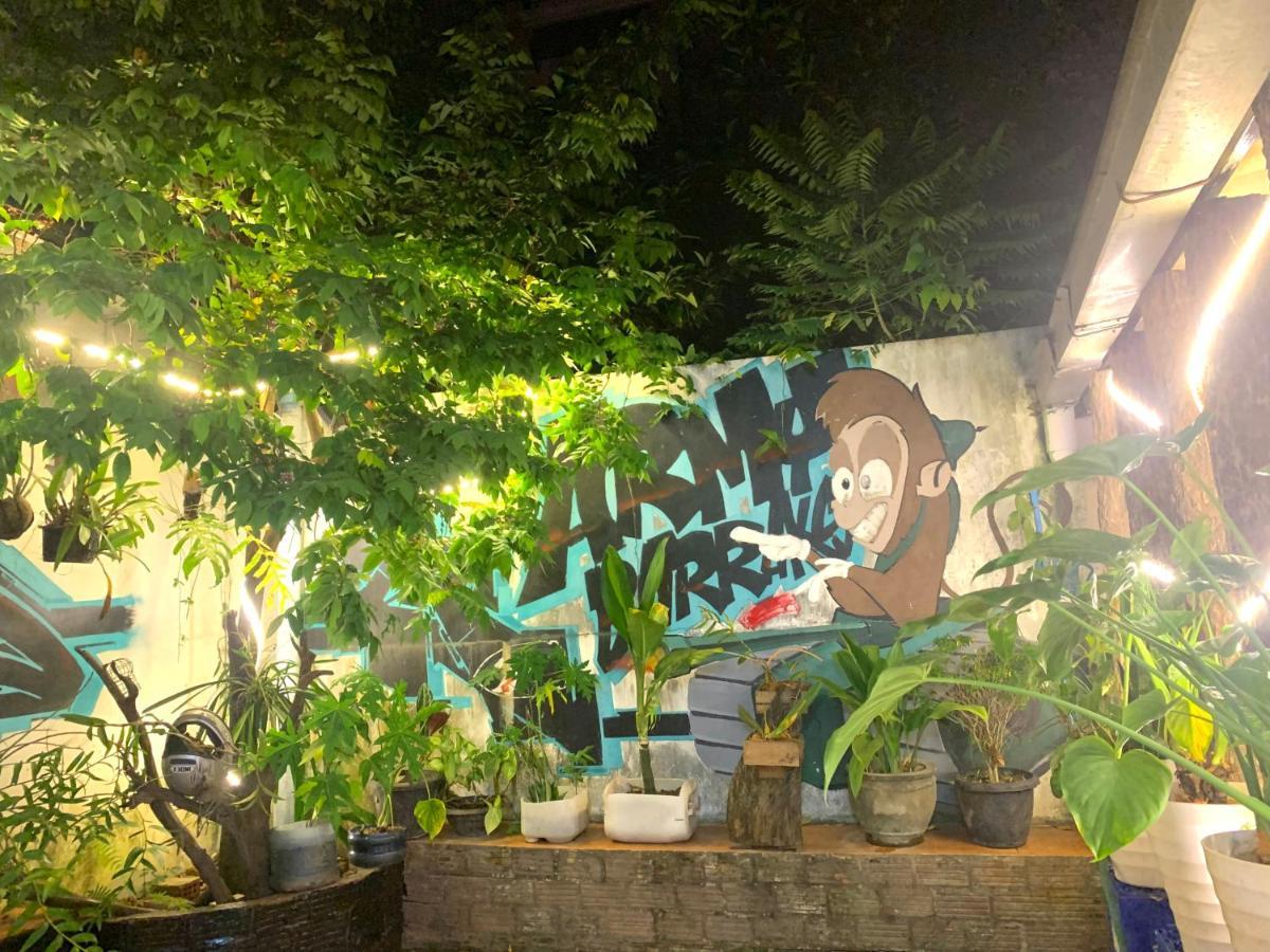 Vang Vieng Lily Backpackers Hostel ภายนอก รูปภาพ