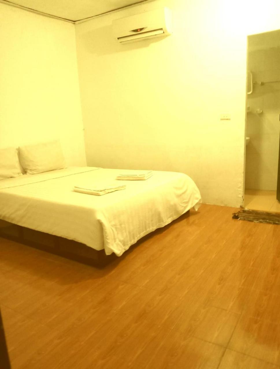 Vang Vieng Lily Backpackers Hostel ภายนอก รูปภาพ
