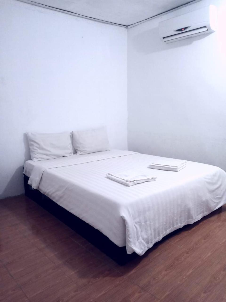 Vang Vieng Lily Backpackers Hostel ภายนอก รูปภาพ
